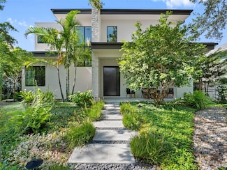 526 16th Ave NE, Saint Petersburg, FL 33704