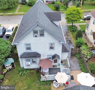 4021 School Ln, Drexel Hill, PA 19026