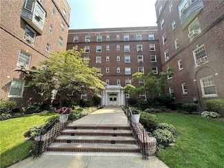 175-06 Devonshire Rd Unit 4C, Jamaica, NY 11432