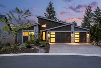 2552 NW Rippling River Ct, Bend, OR 97703