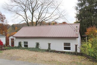 629 E Main St, Evans City, PA 16033