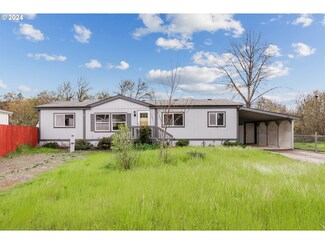 219 Trout Loop Unit Sp 006, Roseburg, OR 97471
