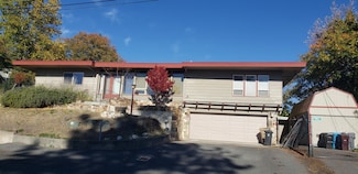 511 NW Woodson Dr, Grants Pass, OR 97526