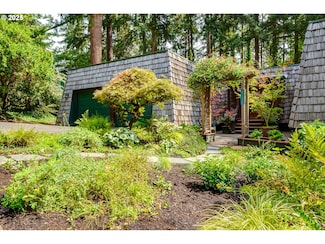 1807 Fircrest Dr, Eugene, OR 97403