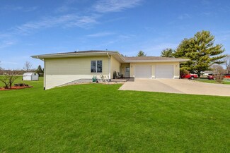 914 1st St E, Altoona, IA 50009