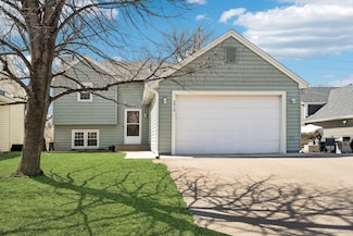 3910 Hale Ave N, Saint Paul, MN 55128