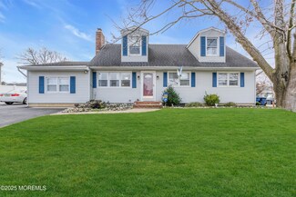 21 Nautilus St, Beachwood, NJ 08722