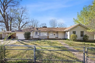 409 W 8th St, Russellville, AR 72801