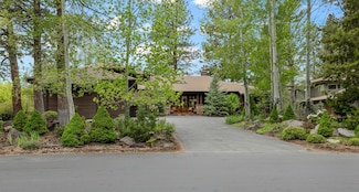 19586 Green Lakes Loop, Bend, OR 97702