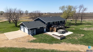 46902 284th St, Lennox, SD 57039