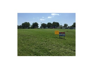 1019 N Howenstein Ave, Cameron, MO 64429