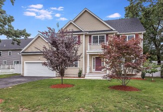 2 Felton St, Woburn, MA 01801