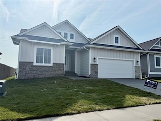1910 Silver Maple Dr, Norwalk, IA 50211