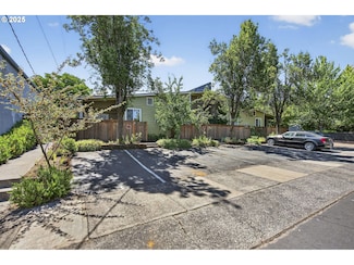 7302 N New York Ave Unit 6, Portland, OR 97203