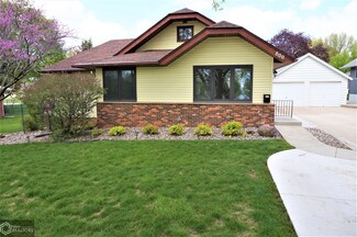 800 W 18th St, Carroll, IA 51401