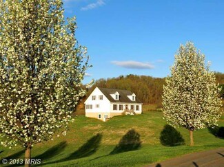 16 Red Oak View Ln, Sperryville, VA 22740