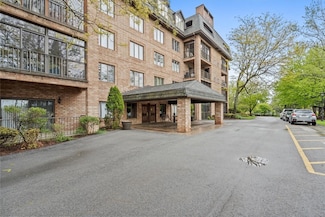 2525 Greensburg Pike Unit 303, Pittsburgh, PA 15221