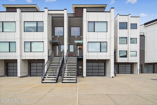 312 Harborside Dr, Schenectady, NY 12305