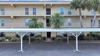 225 Country Club Dr Unit D140, Largo, FL 33771