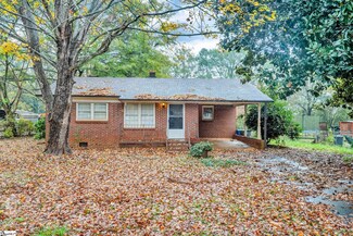 6 Tawba Ln, Greenville, SC 29617
