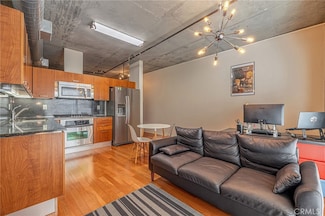 645 W 9th St Unit 301, Los Angeles, CA 90015