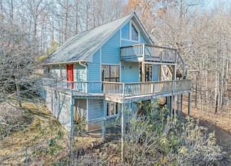 1350 Davis Mountain Rd, Hendersonville, NC 28739