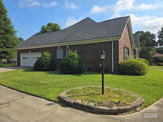 1129 Flowe Dr, Matthews, NC 28104