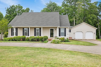 672 Old Snow Hill Rd, Dowelltown, TN 37059