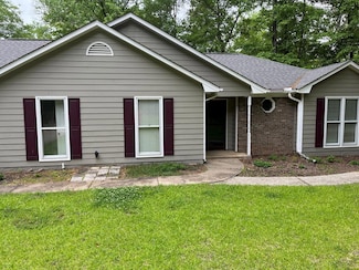 7113 Chaucer Ln, Box Springs, GA 31801