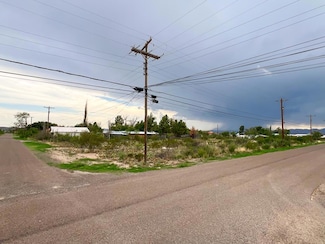 408 N 8th St, Marathon, TX 79842