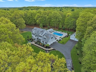 39 Broad Acres Farm Rd, Medway, MA 02053