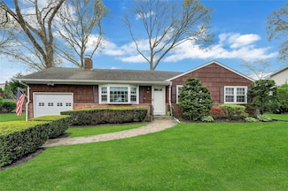 82 Lillian Rd, Nesconset, NY 11767