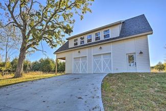 27258 Sunset Beach Ln, Eagle Rock, MO 65641