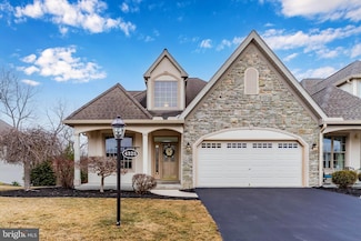 4325 S Victoria Way, Harrisburg, PA 17112