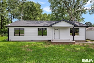 219 N Cook St, Edinburg, IL 62531