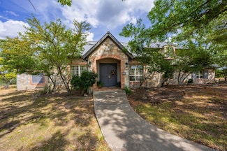 101 N Crestline, Kerrville, TX 78028