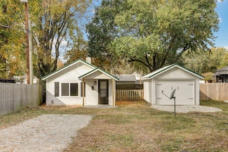 1515 N Oak Grove Ave, Springfield, MO 65803