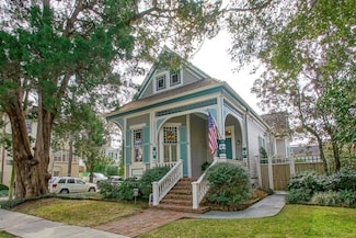 5902 Hurst St, New Orleans, LA 70115