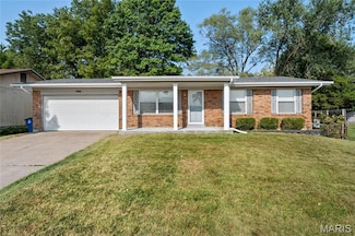 12063 Trampe Heights Ln, Saint Louis, MO 63138