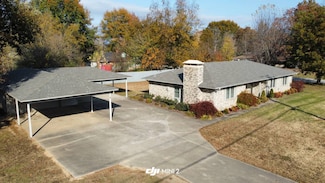 8 W 10th St, Mulberry, AR 72947