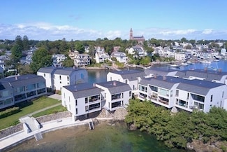 2 Brackett Place Unit B, Marblehead, MA 01945