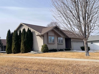 815 Burgess Rd, Yankton, SD 57078
