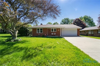 2715 Goldenrod Ln, Findlay, OH 45840