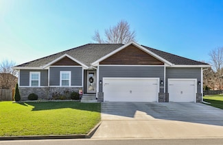 1602 E Silo Ridge Dr, Ozark, MO 65721