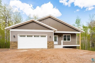 104 Kingsbury Dr, Duluth, MN 55810