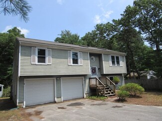 67 Algonquin St, Buzzards Bay, MA 02532
