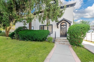 425 Cedarhurst Ave, Cedarhurst, NY 11516