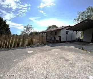 1295 Poplar Creek Rd, Oliver Springs, TN 37840