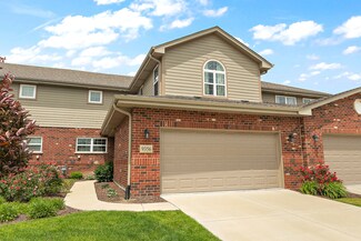 9356 Parkwood Ln, Tinley Park, IL 60487