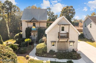 209 Derby Downs Dr, Sneads Ferry, NC 28460